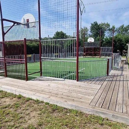 Grand Mobil Domaine La Lande Camping *