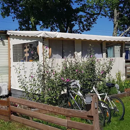 Grand Mobil Domaine La Lande Camping *